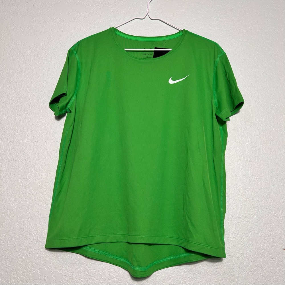 New Nike women Vibrant Green Tee with White Swoosh size large